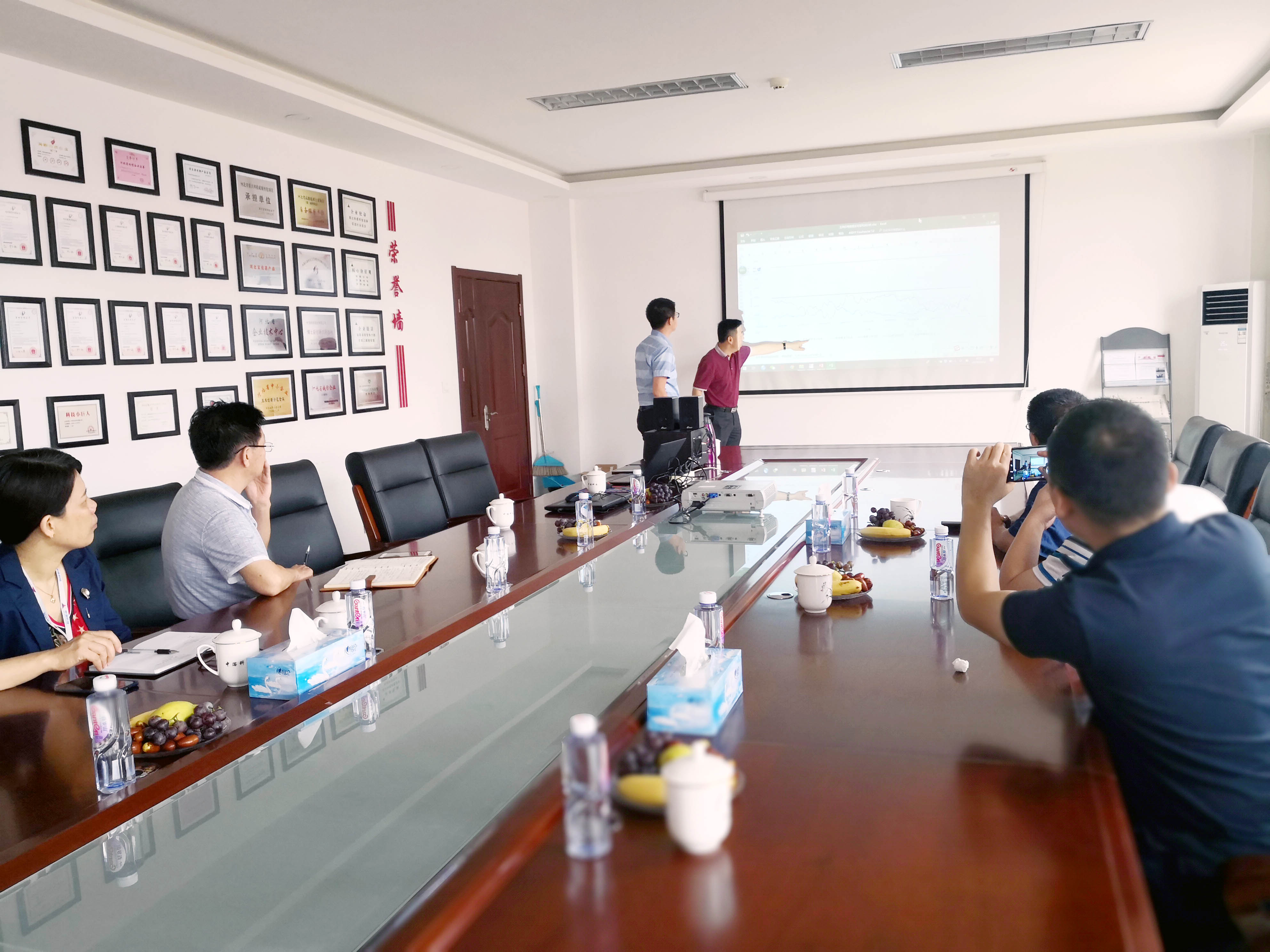 欽州港經濟開發(fā)區(qū)管理委員會領導來司調研 欽州港經濟開發(fā)區(qū)管理委員會領導來司調研